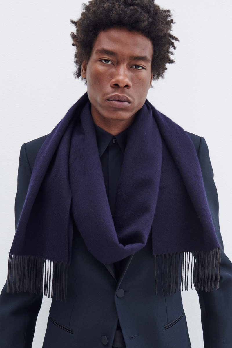 GABRIELA HEARST Blaine Scarf in Dark Navy Cashmere Silk outlook