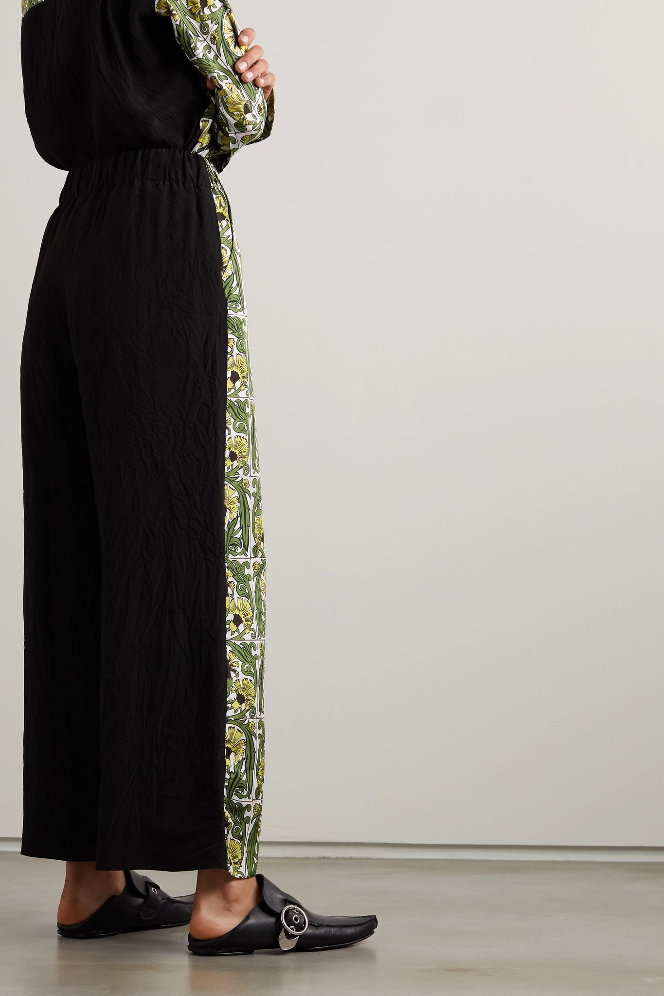 Printed silk-twill and crepe wide-leg pants - 4