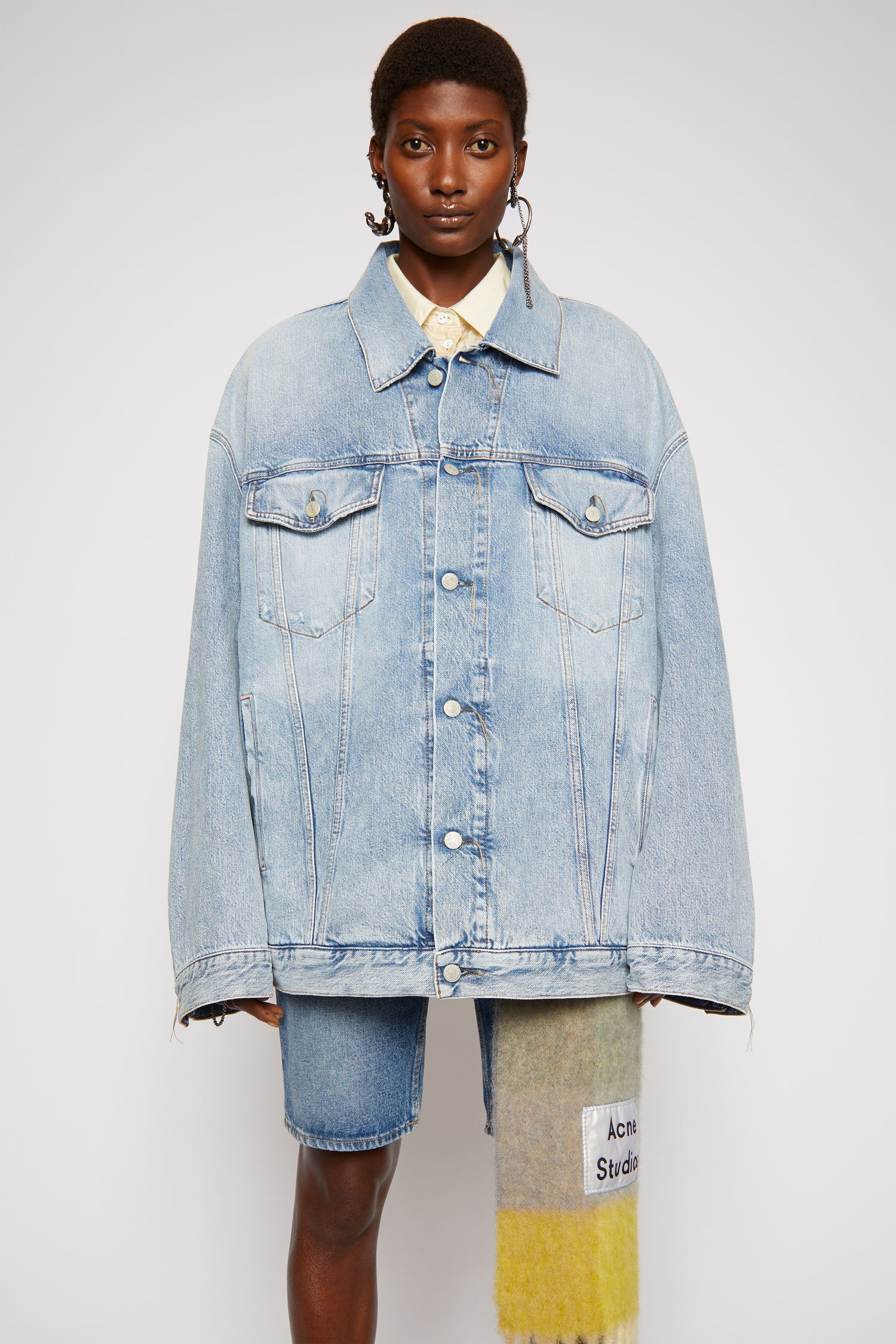 Oversized-fit denim jacket light blue - 5