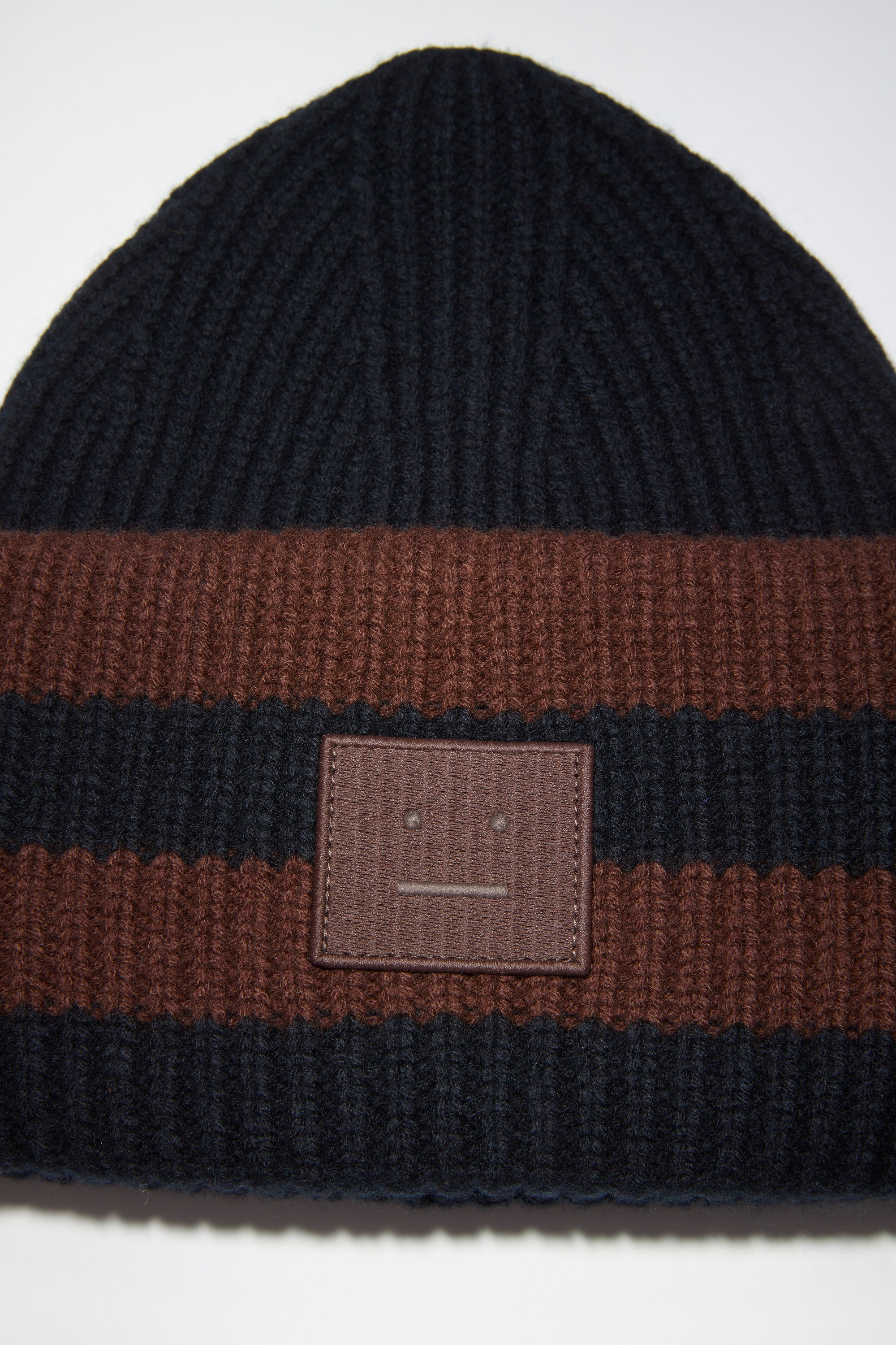 Striped logo beanie - Black/brown - 4