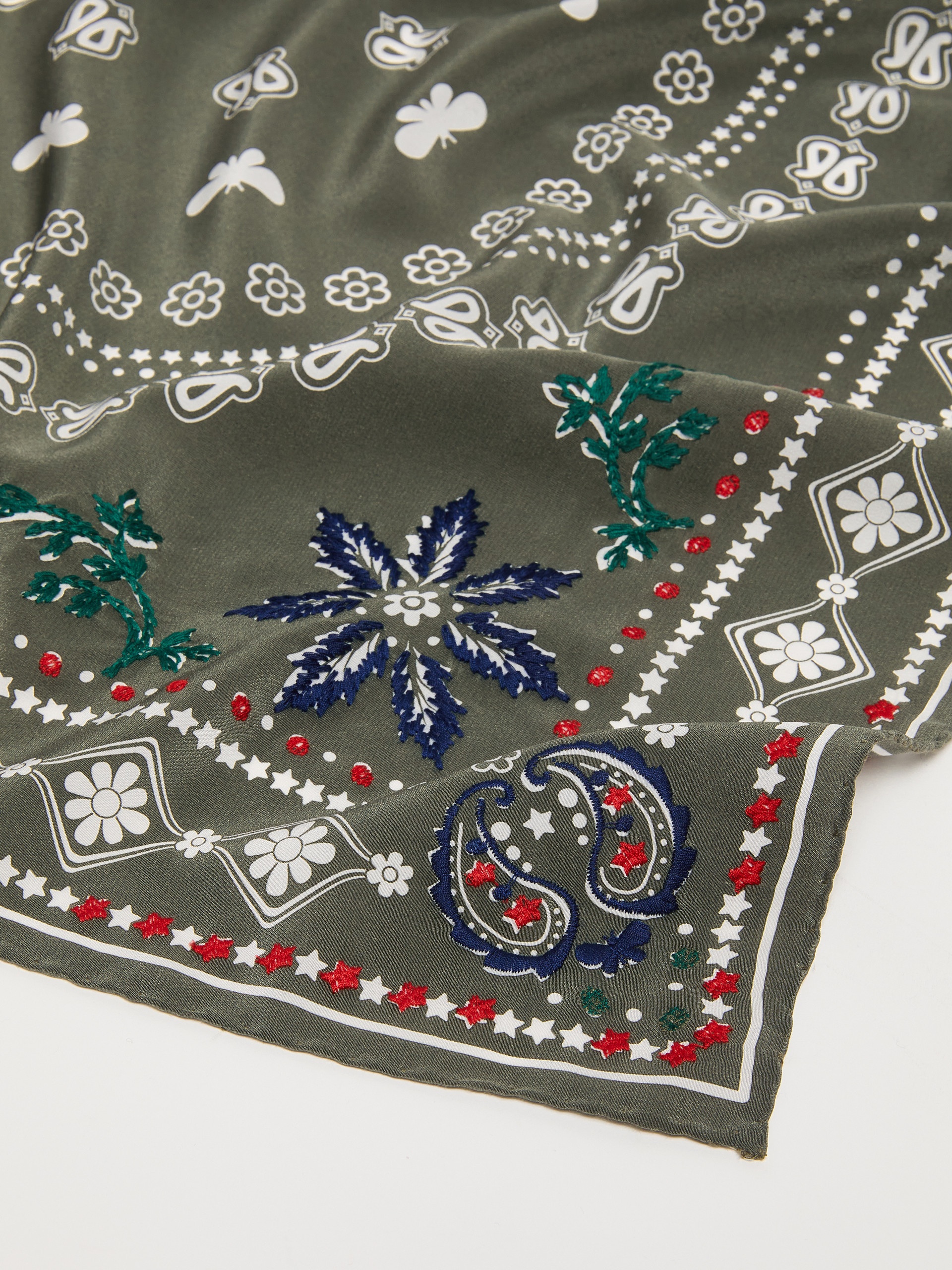 ZELMA Silk scarf with print and embroidery detail - 3