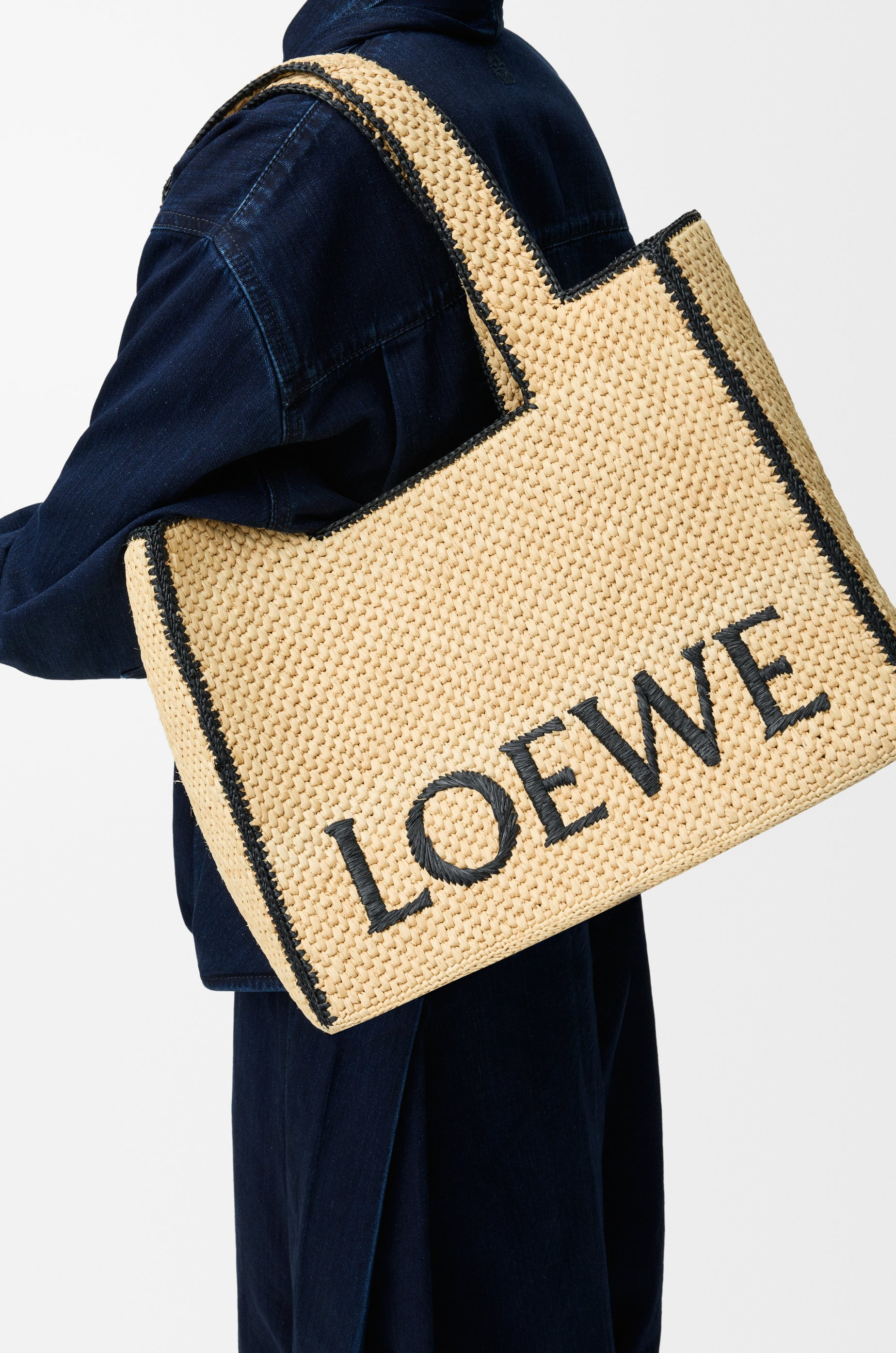 Large LOEWE Font Tote in raffia - 3