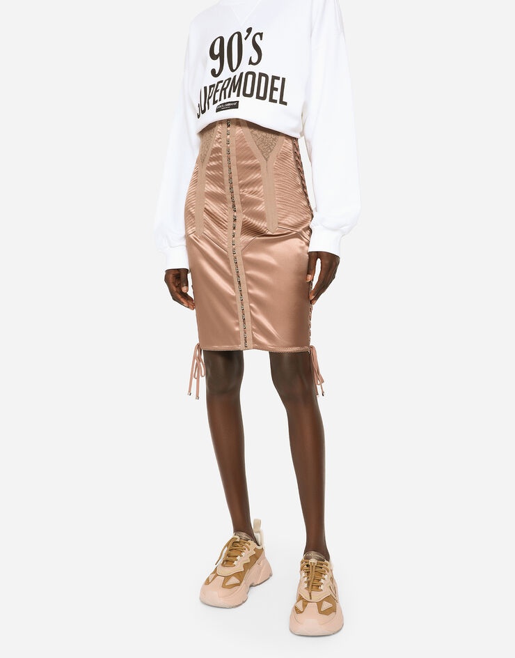 Short satin skirt with laces and eyelets - 3