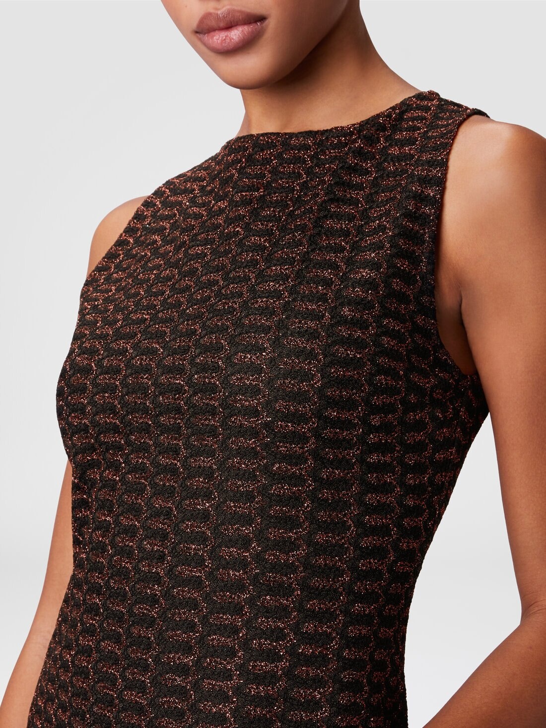 Long sleeveless dress in lamé viscose with lace motif - 5