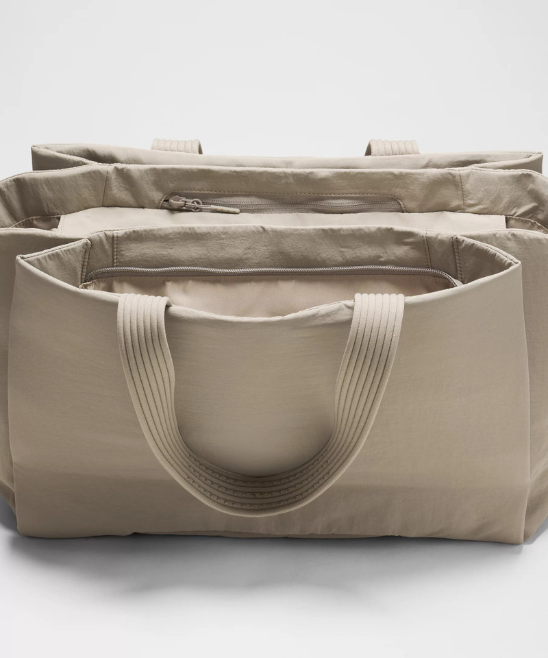 Triple Compartment Tote Bag 18L 9