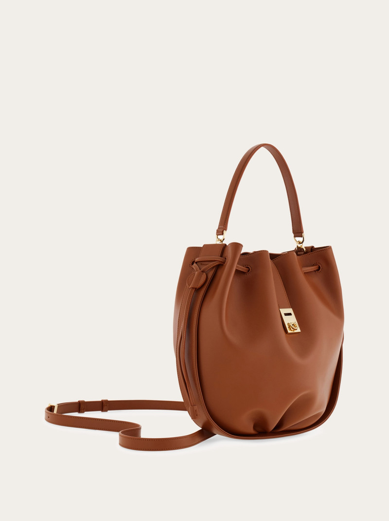Hug bucket bag 7