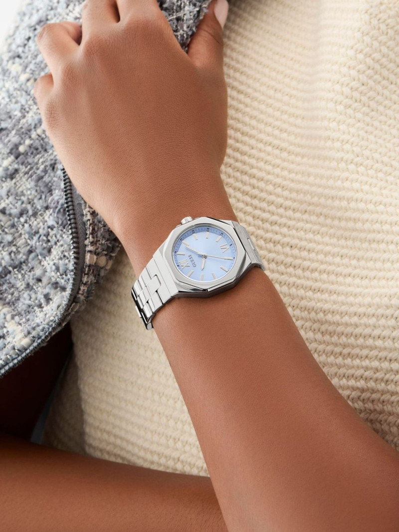 GUESS USA Empress 34mm outlook