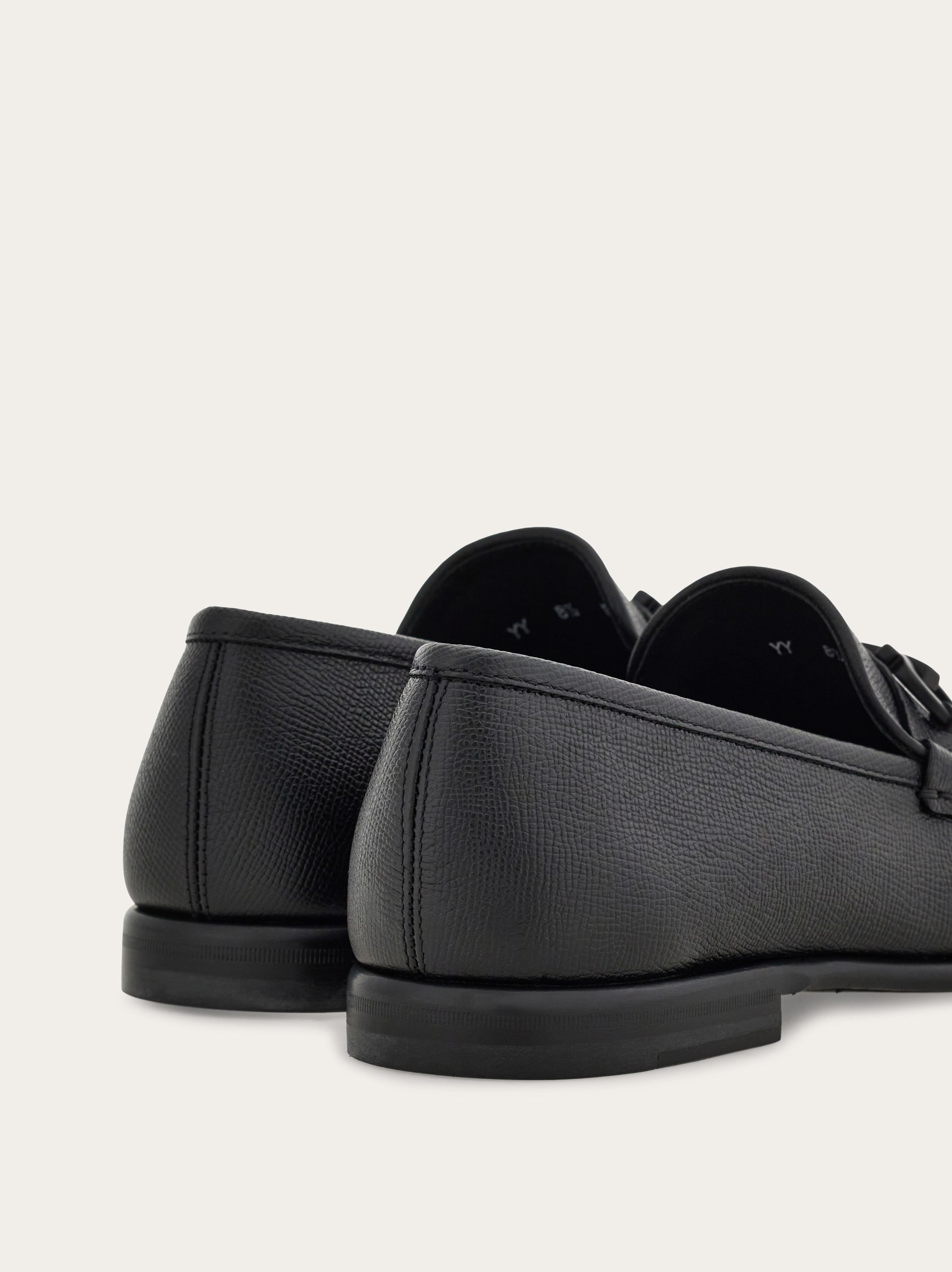 Moccasin with Gancini ornament - 4
