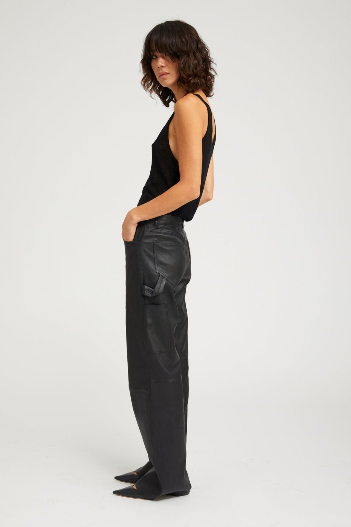 BLACK TISSUE CASHMERE V NECK TANK - 6