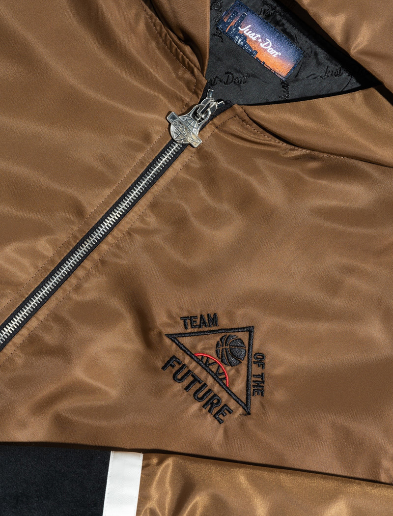 LIGHTWEIGHT JACKET 2