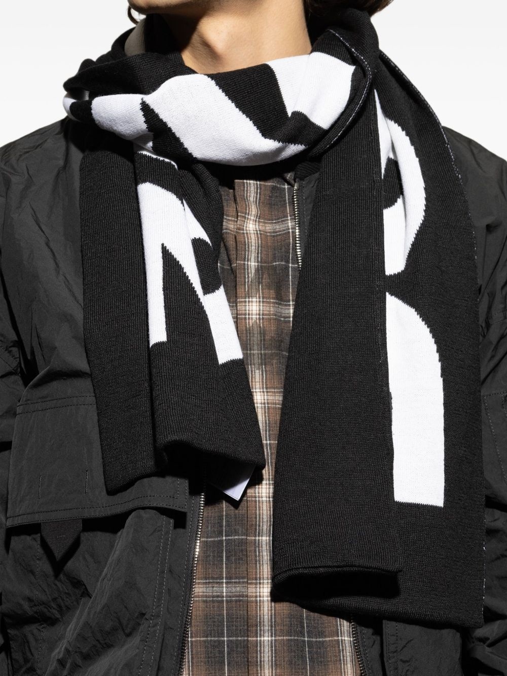 logo-embellished knitted scarf - 4