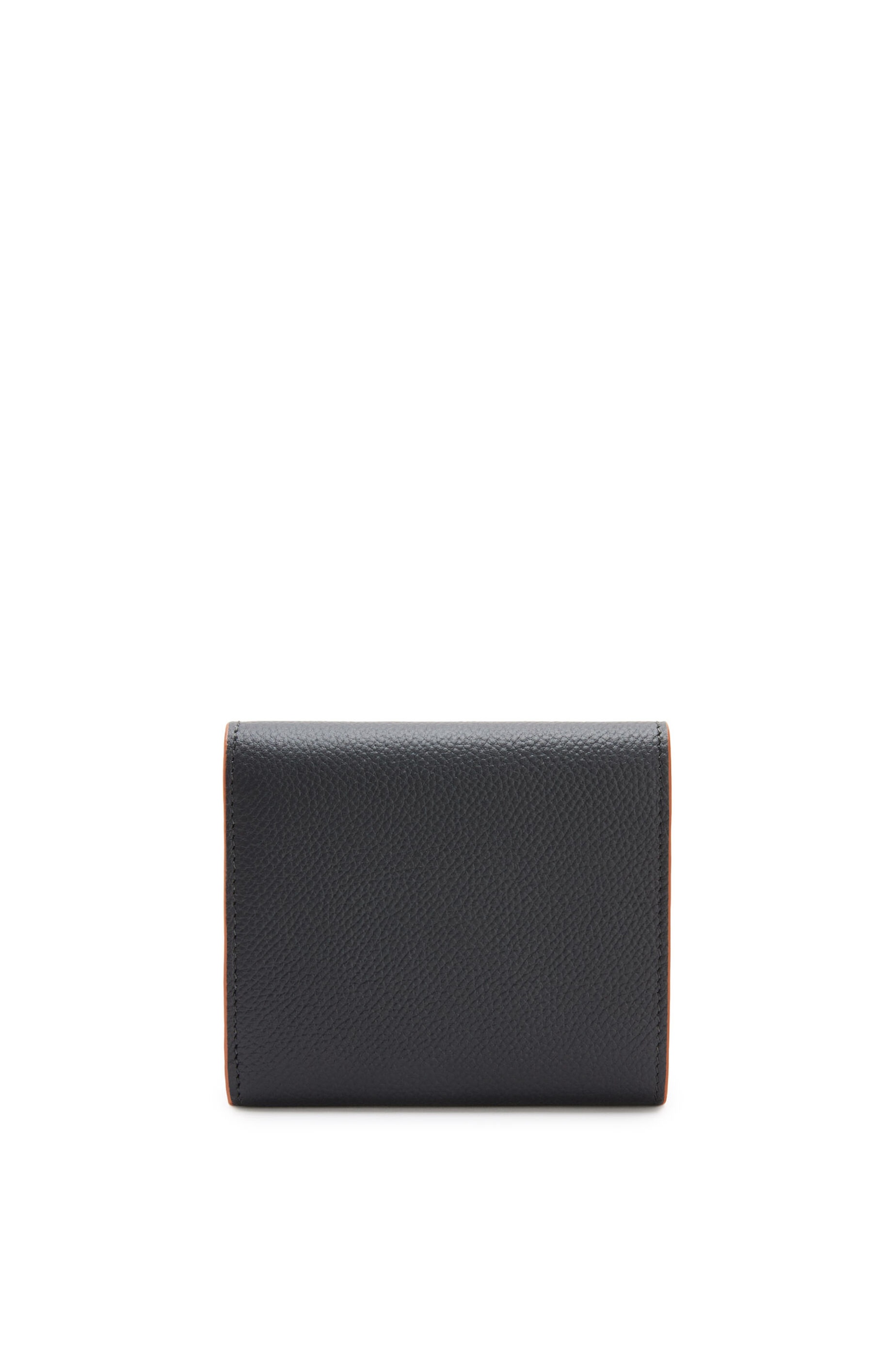 Anagram square 8 cc wallet in pebble grain calfskin - 5