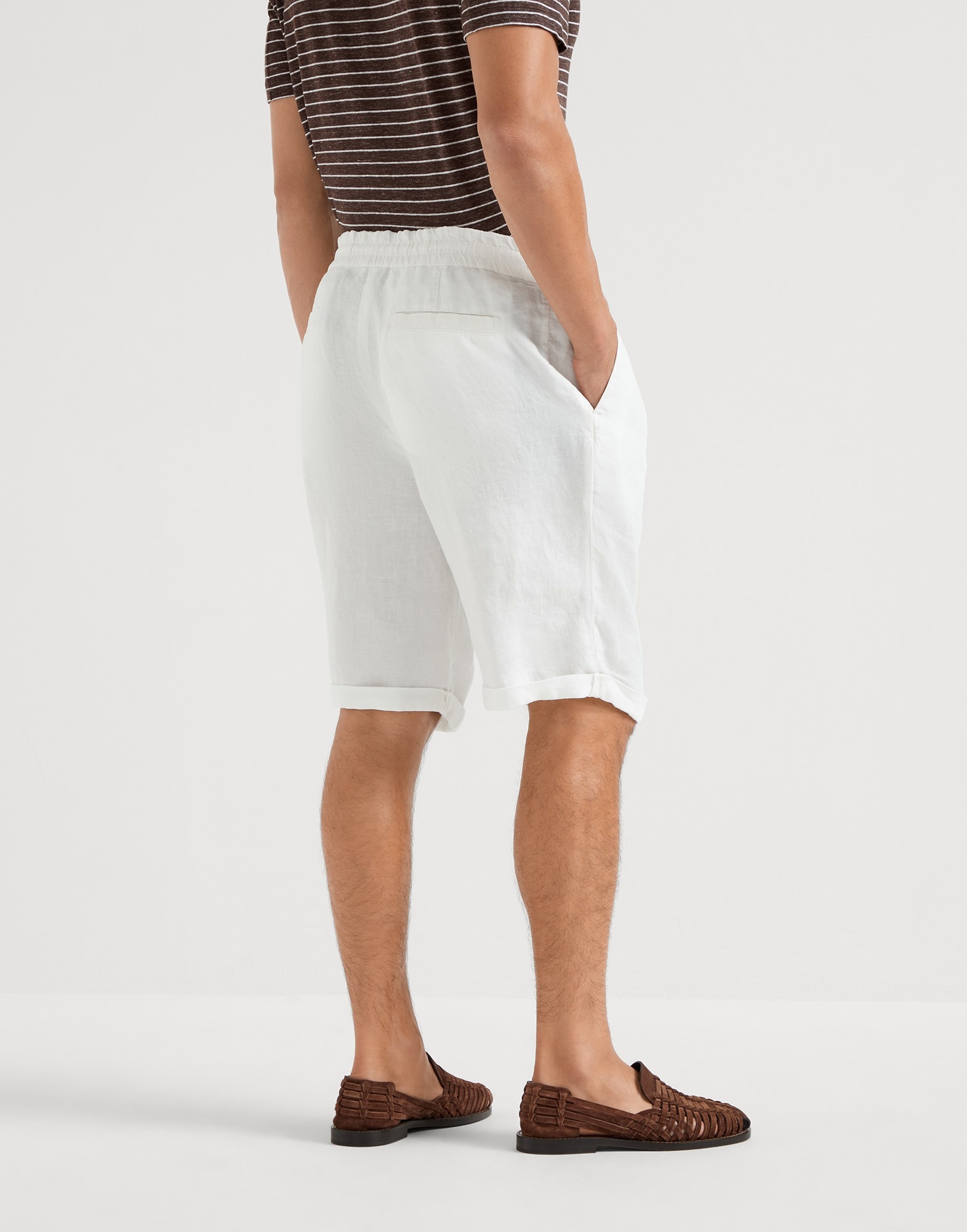 Garment-dyed Bermuda shorts in linen gabardine with drawstring and pleat - 2