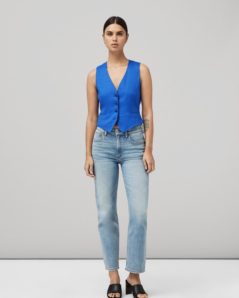 Priya Linen Vest
Classic Fit Vest 1