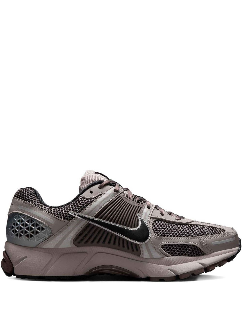Sneaker Zoom Vomero 5 - 5