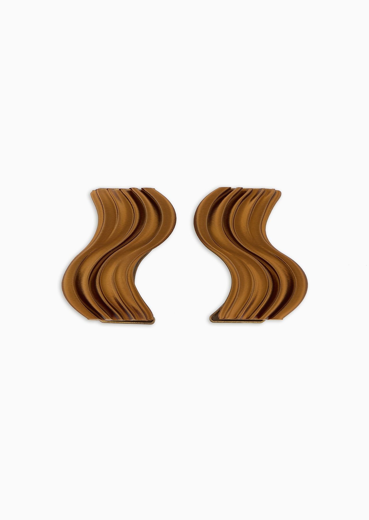 Clip earrings with a wave-effect motif - 1