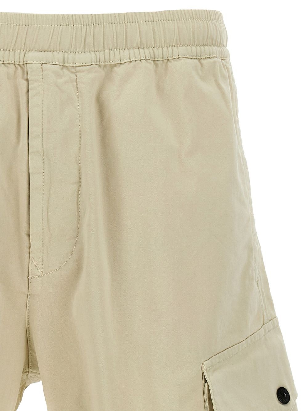 Compass-badge cargo shorts - 3