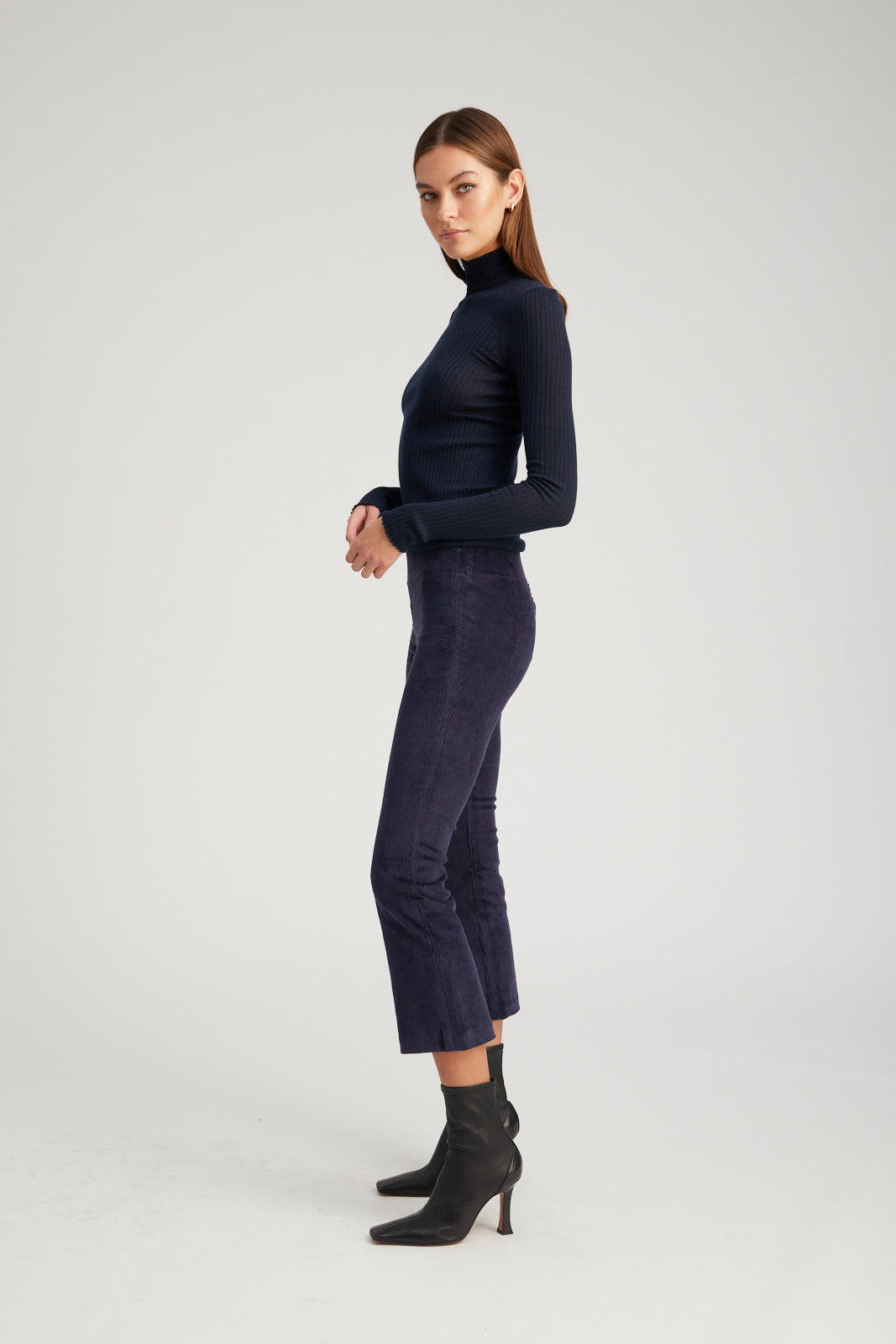 NAVY CORDUROY CROP FLARE PANTS - 4