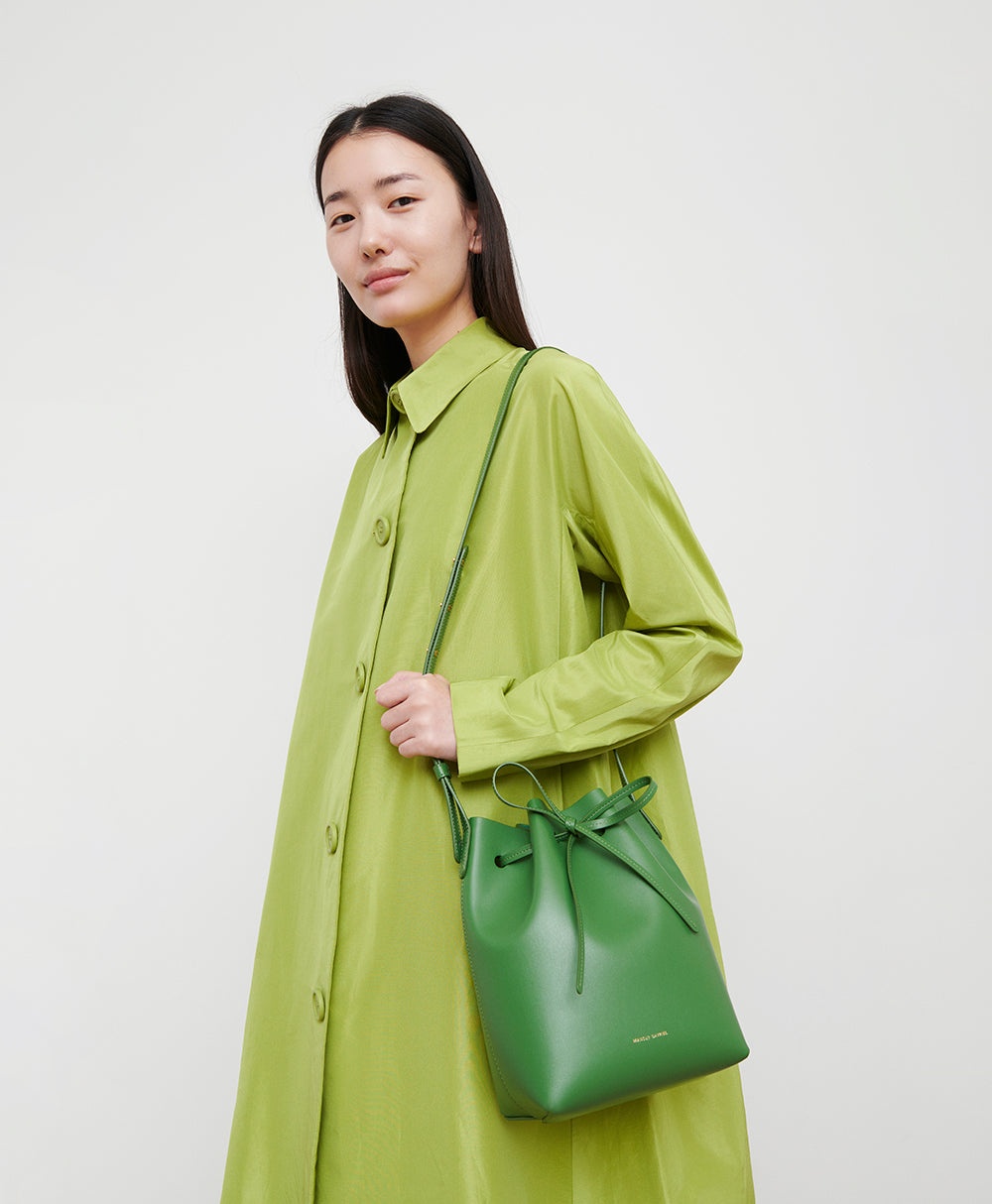 VEGAN APPLE LEATHER BUCKET BAG - 2