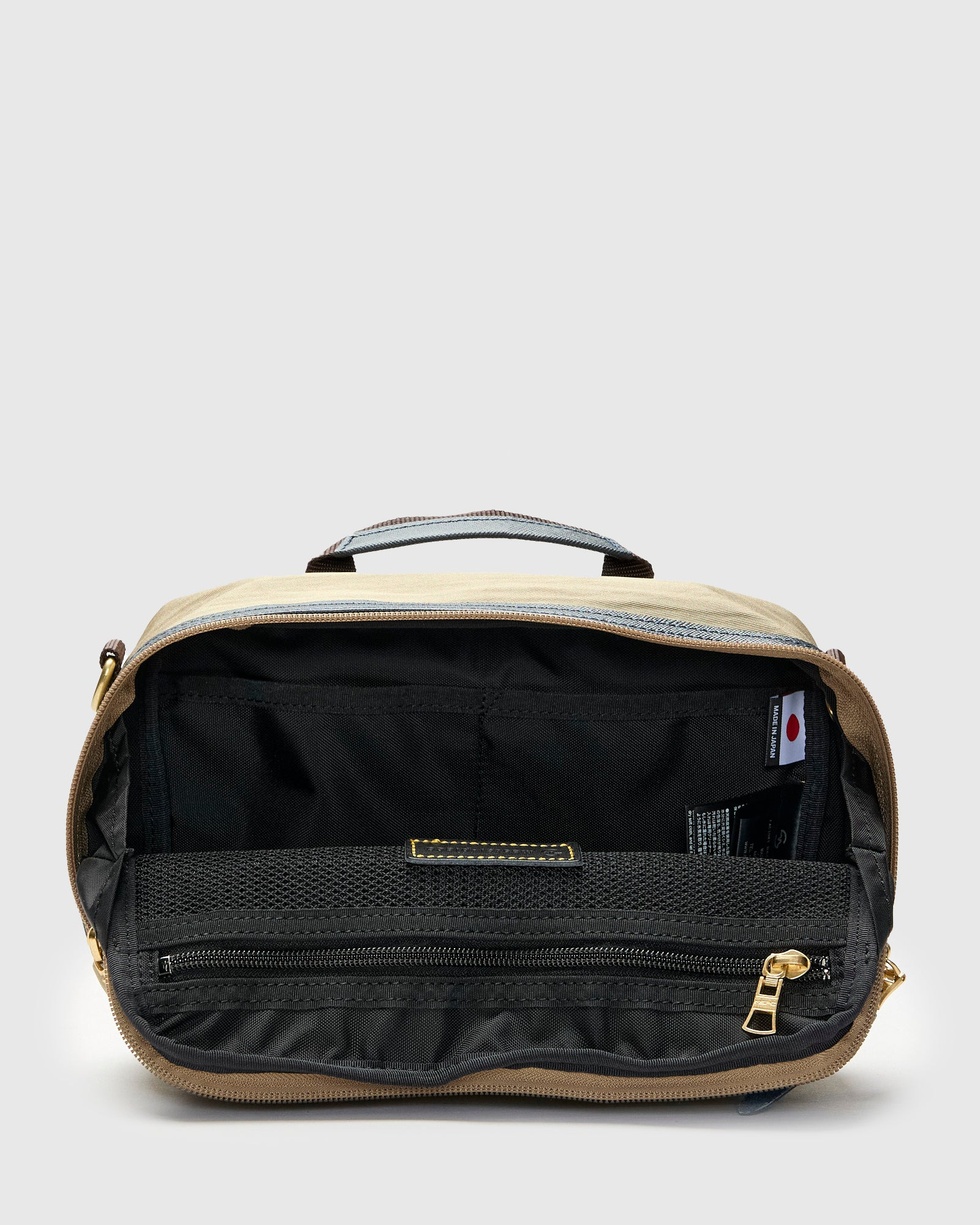 Link Shoulder Bag v2 in Beige - 8