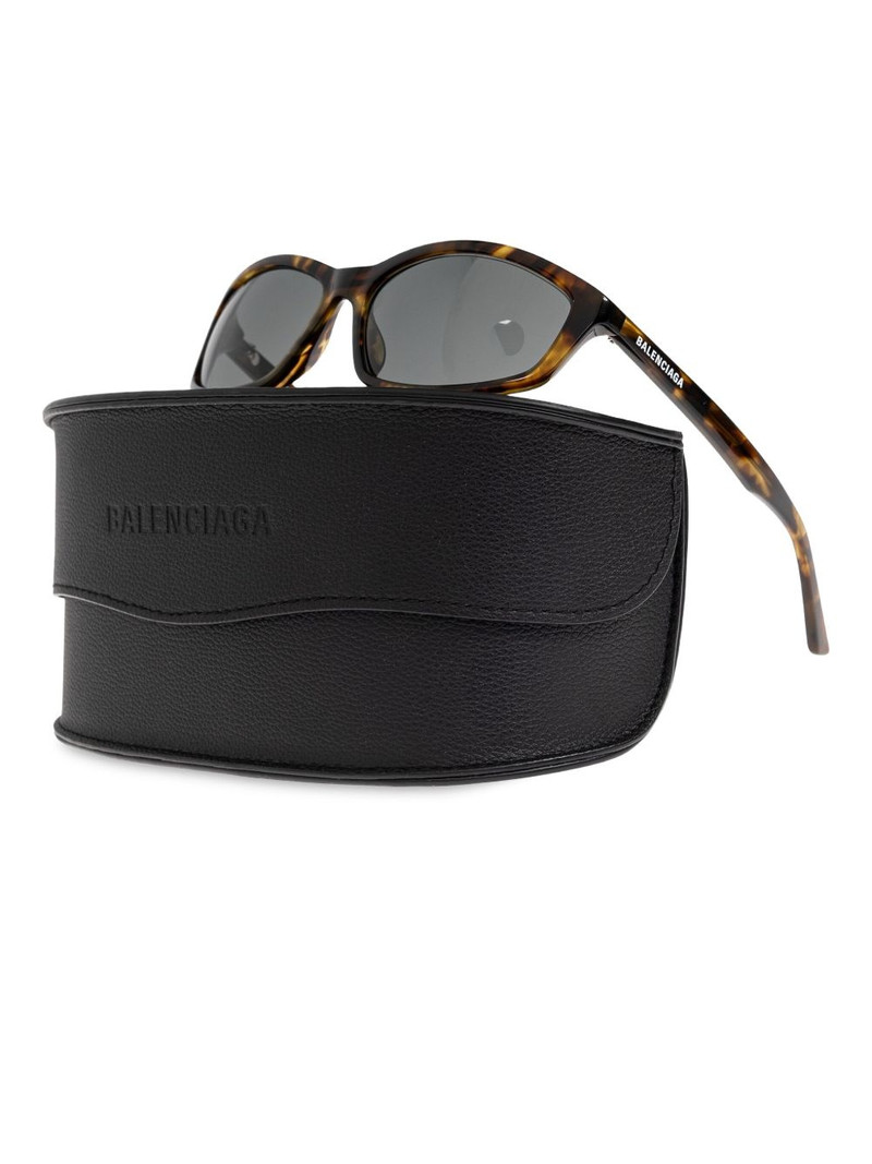 BALENCIAGA logo-print sunglasses outlook