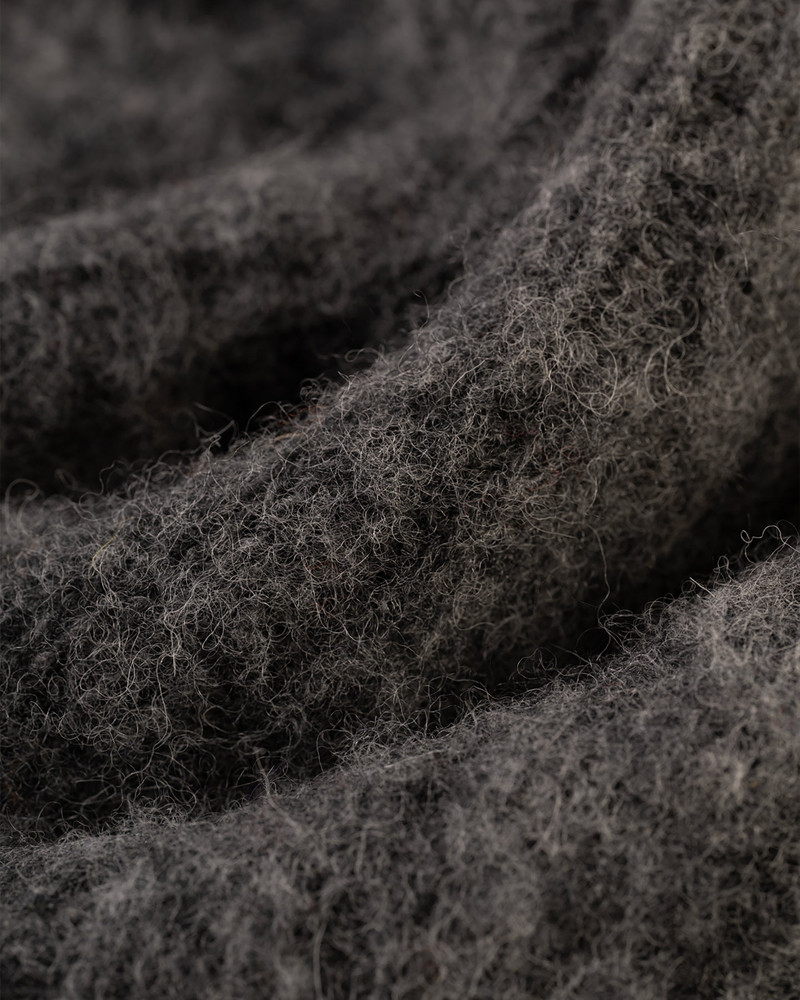 MADE-IN-SCOTLAND GRAY SHAGGY DOG CABLEKNIT SWEATER - CLASSIC FIT 5