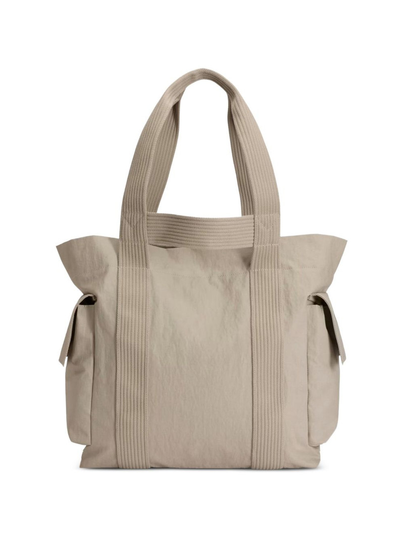 flap-pocket shoulder bag 1