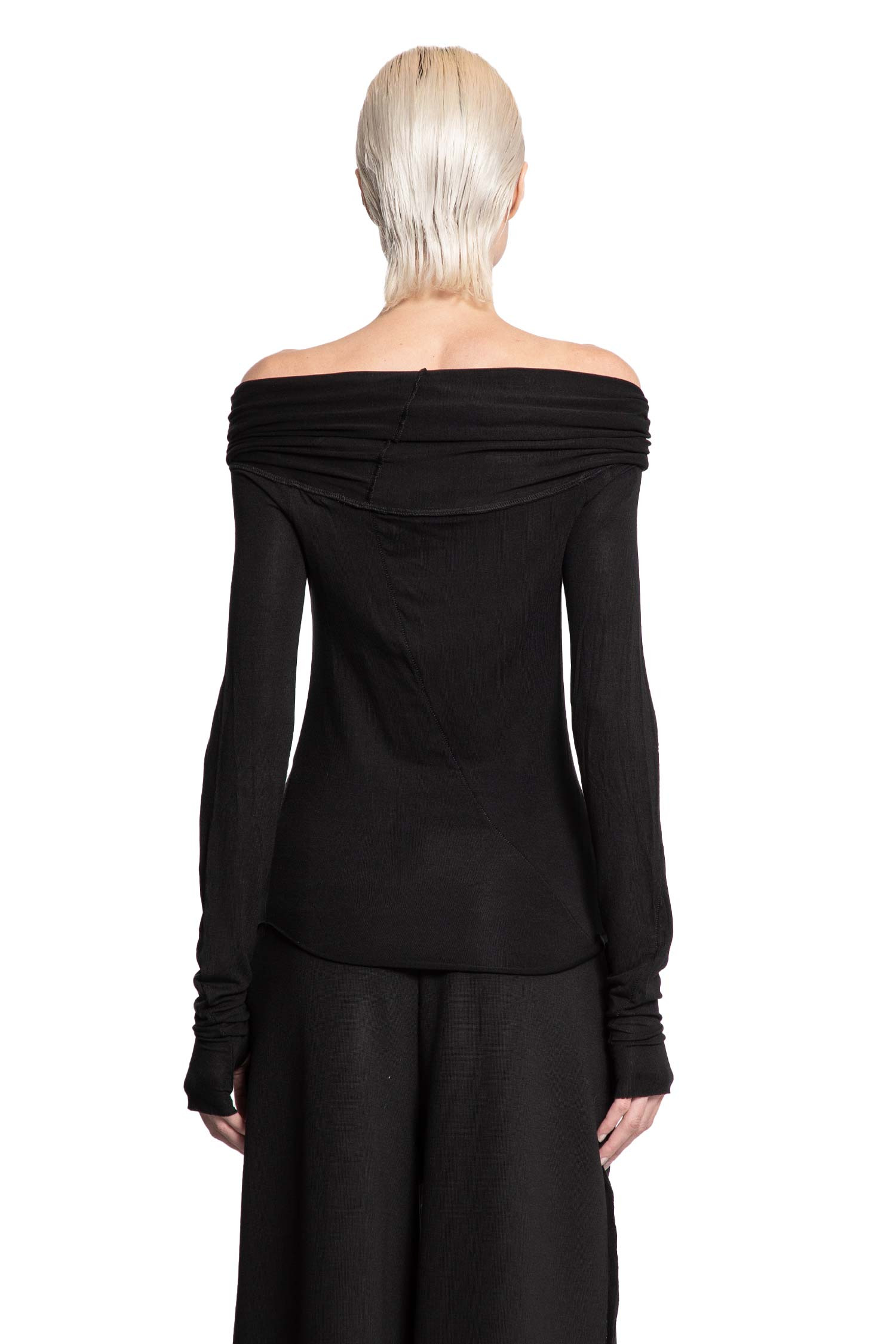Off-Shoulder-Top-With-Hand-Gaiters - 3
