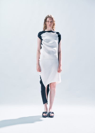 ISSEY MIYAKE AERATE DRESS outlook