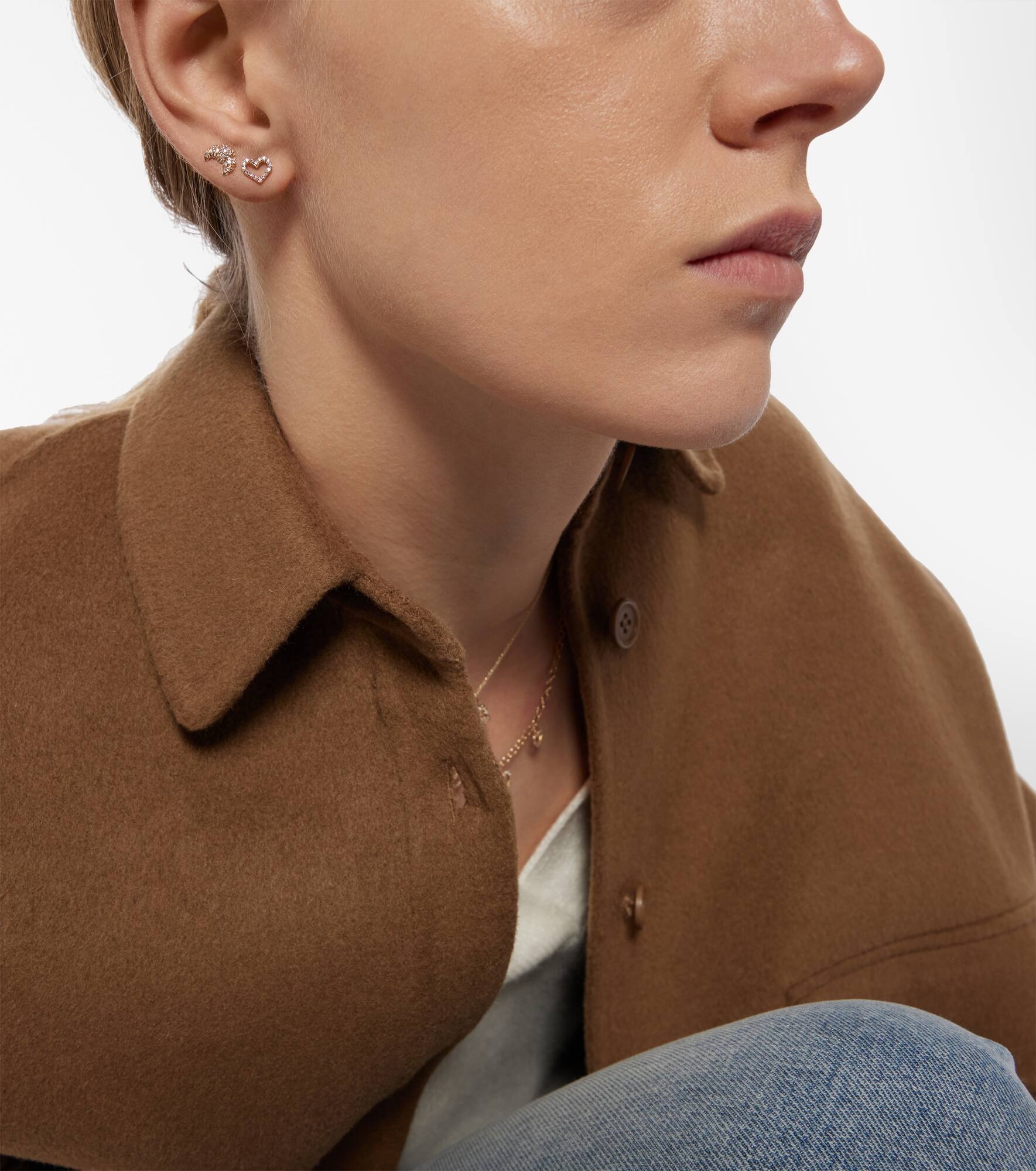 Croissant Small 14kt gold stud earrings with diamonds - 5