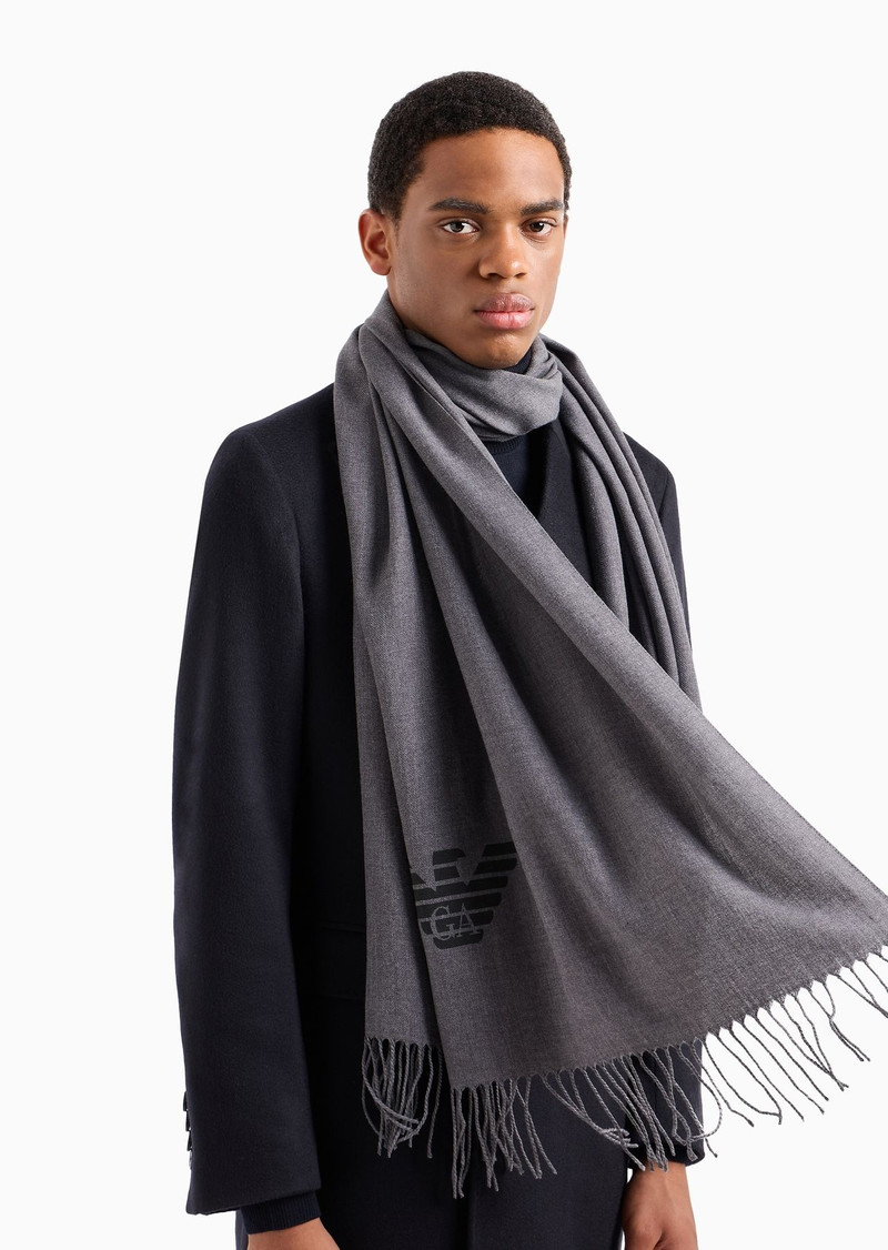 Fringed scarf with eagle print 3