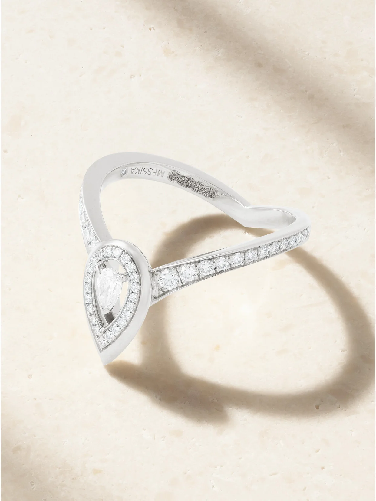 Fiery 18-karat White Gold Diamond Ring - 1
