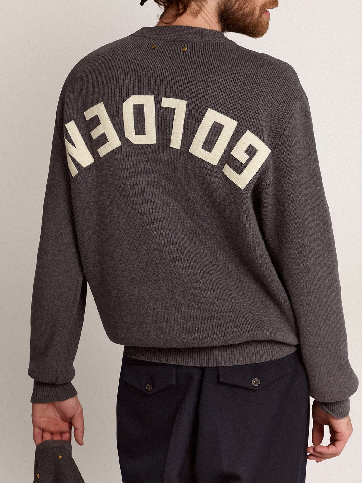 Men's round-neck sweater in dark gray cotton with logo on the back - 4