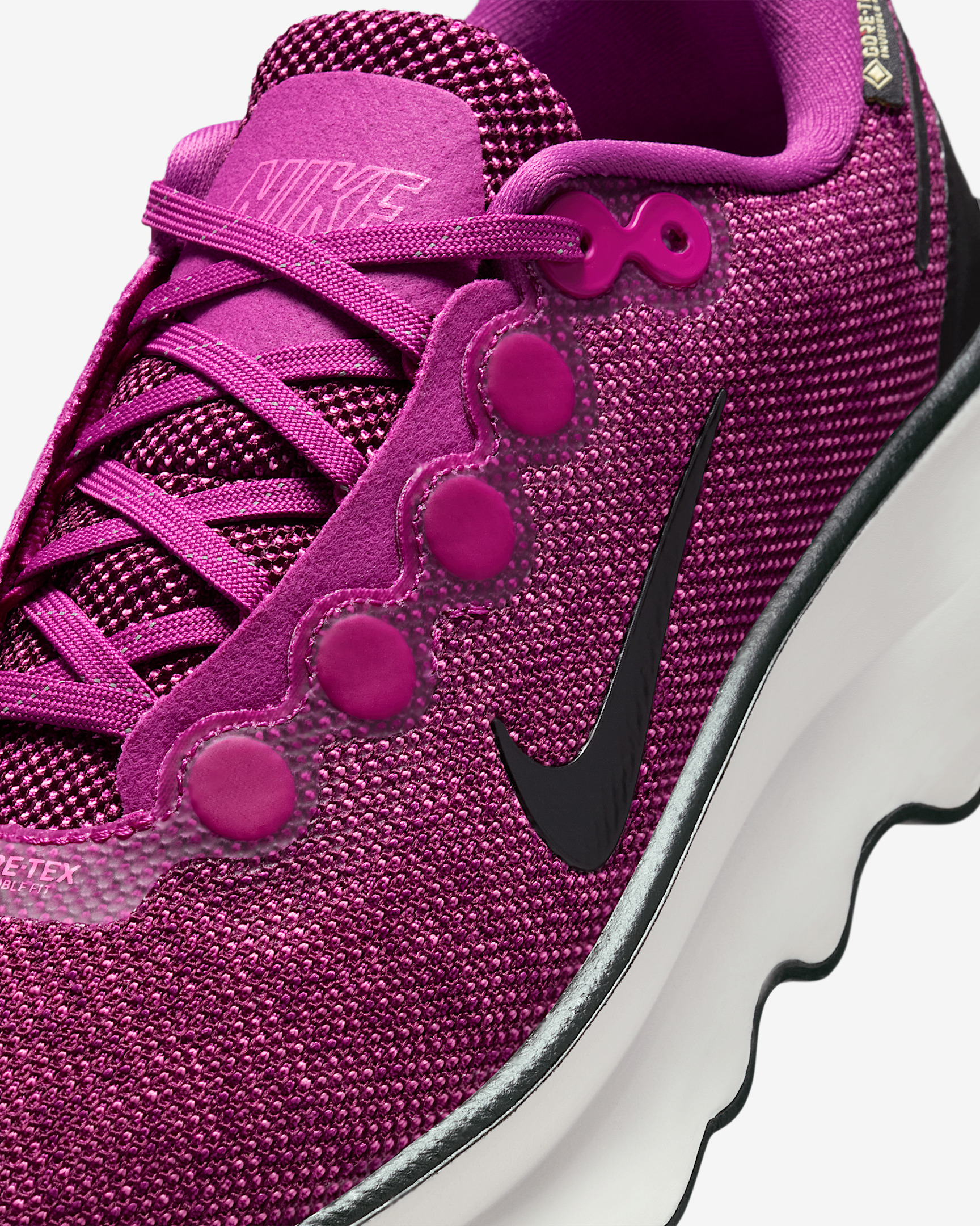Nike Motiva GORE-TEX Women's Waterproof Walking Shoes - 7