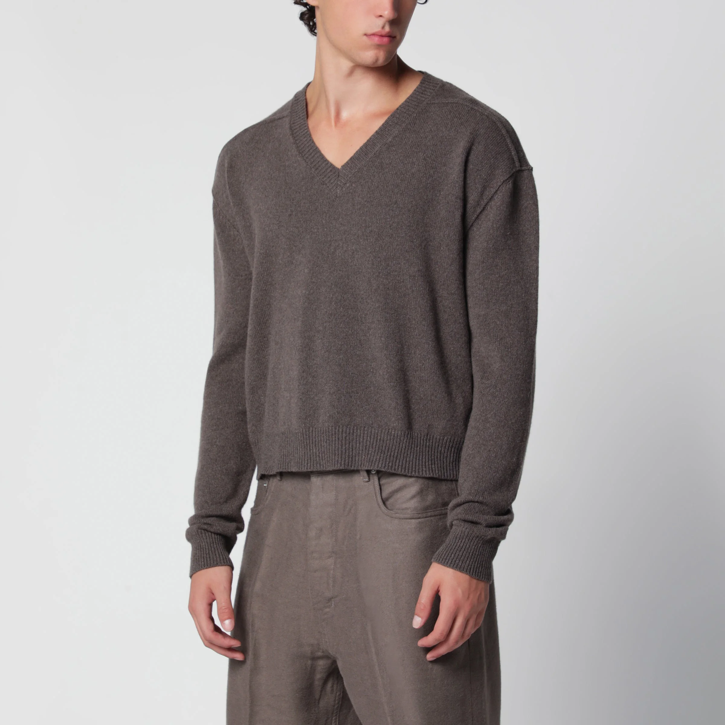 Taupe V-neck sweater in cashmere and wool - 1