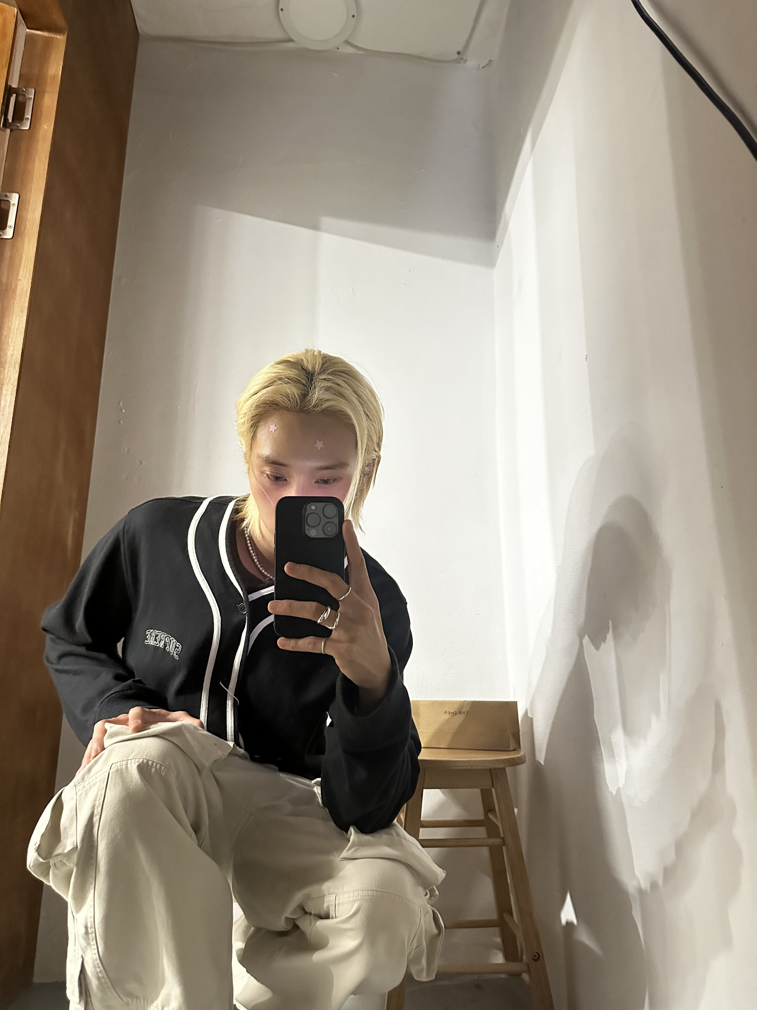 Supreme - 4