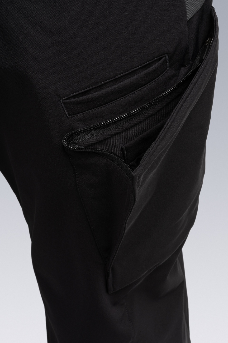 P37-DS schoeller® Dryskin™ Articulated Cargo Trouser Black - 21