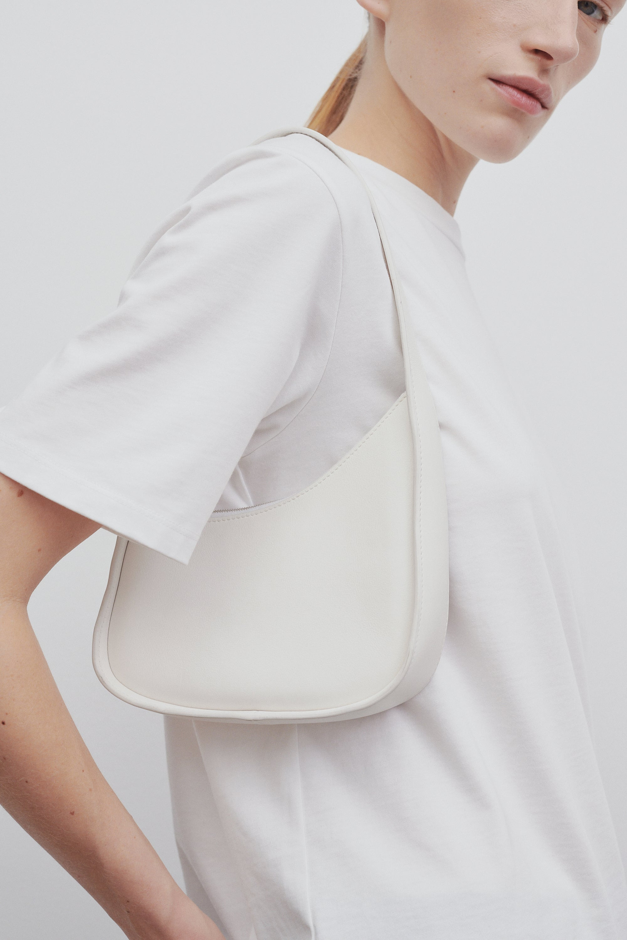 Half Moon Bag in Leather - 3
