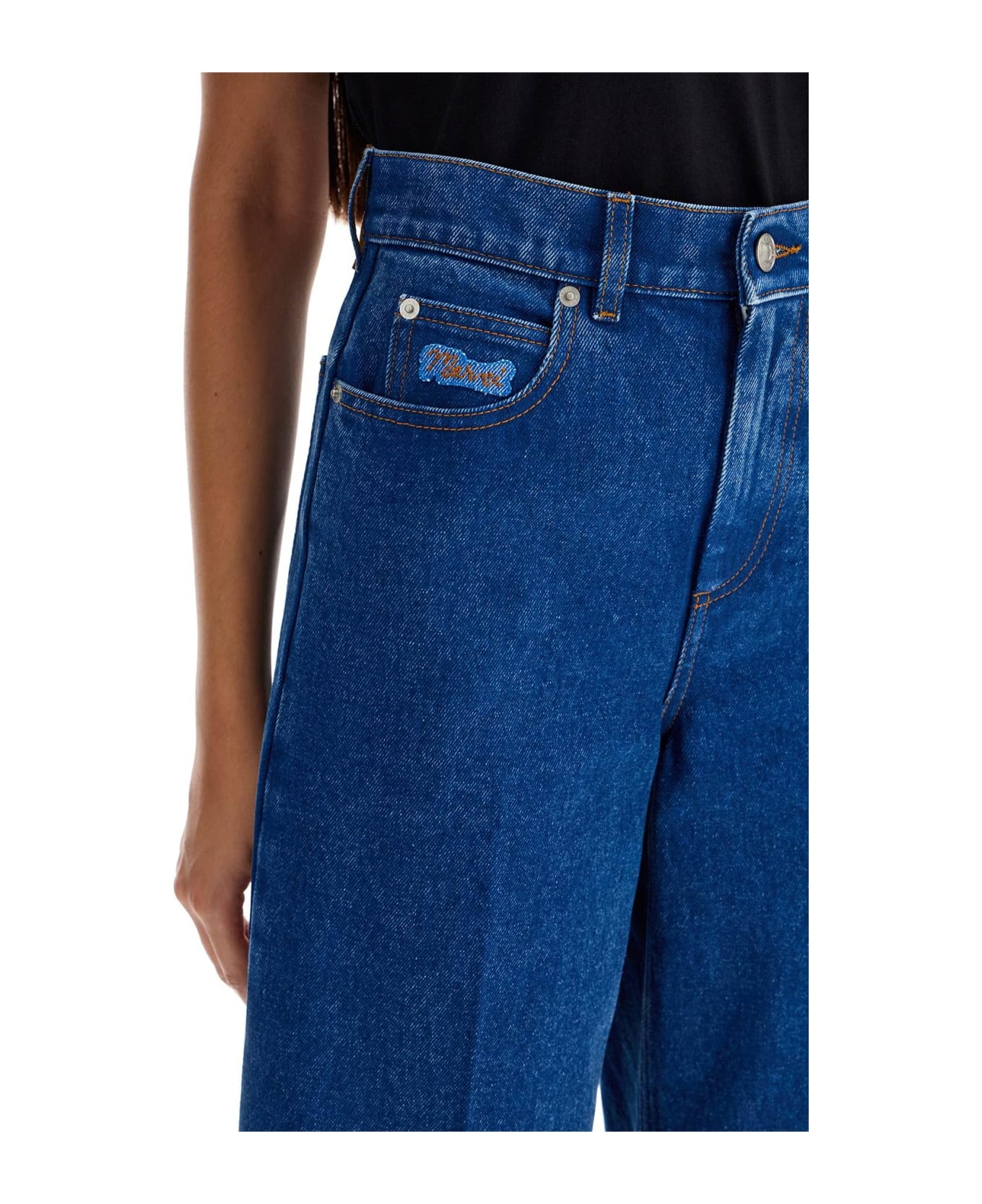 Wide Flared Leg Jeans With A - 4