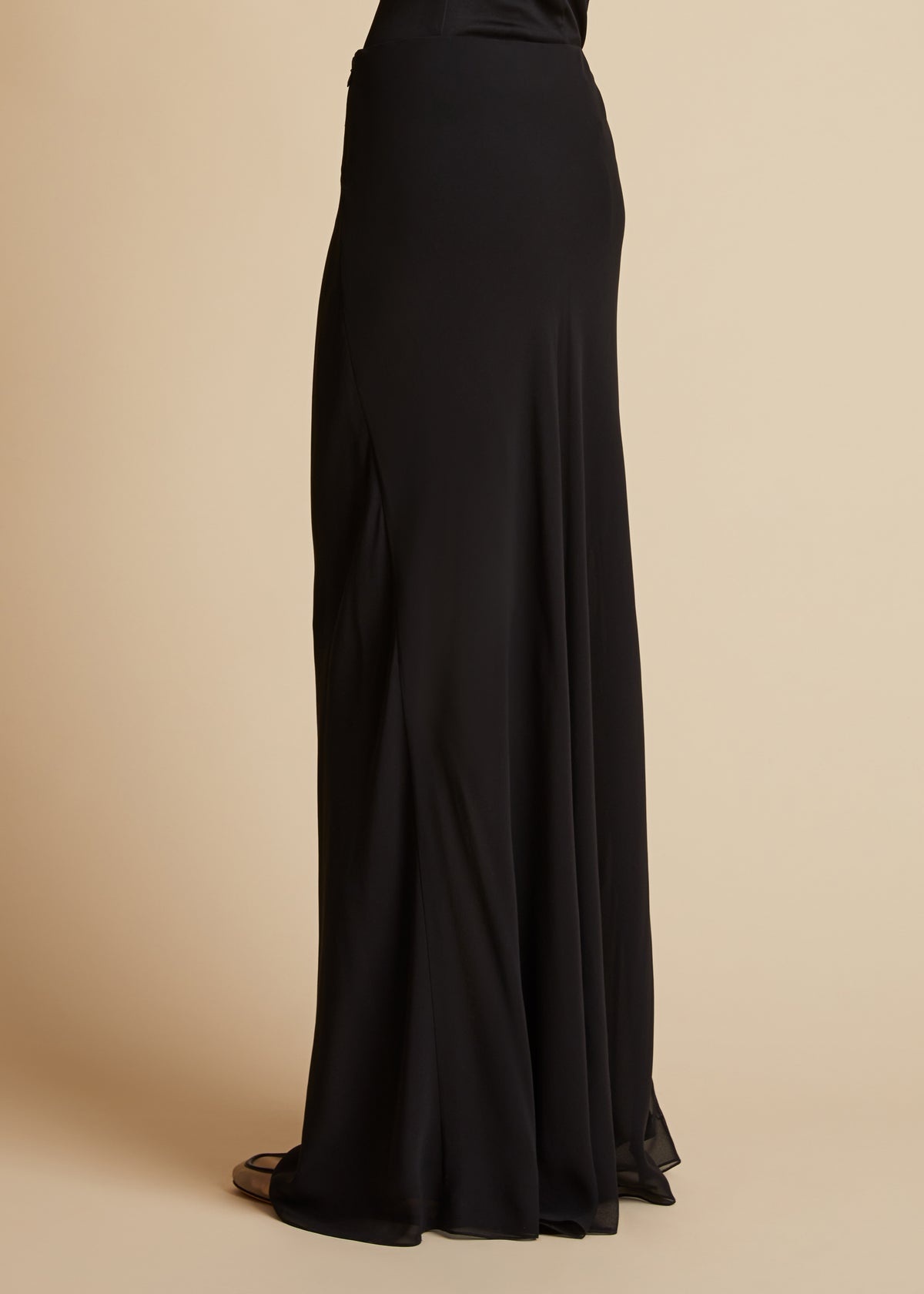 The Mauva Skirt in Black - 3