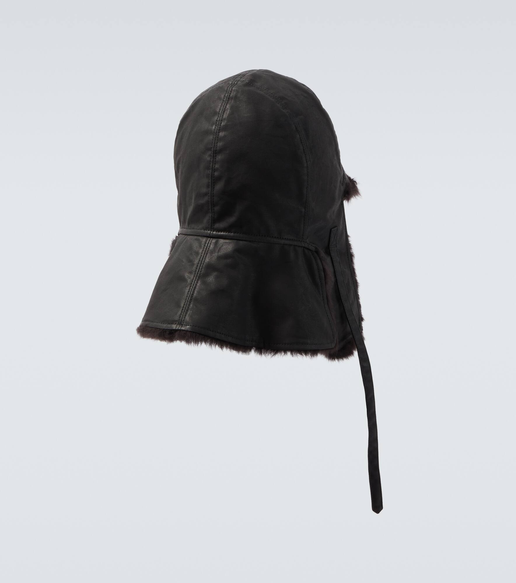 Coated reversible cotton canvas and shearling hat - 2