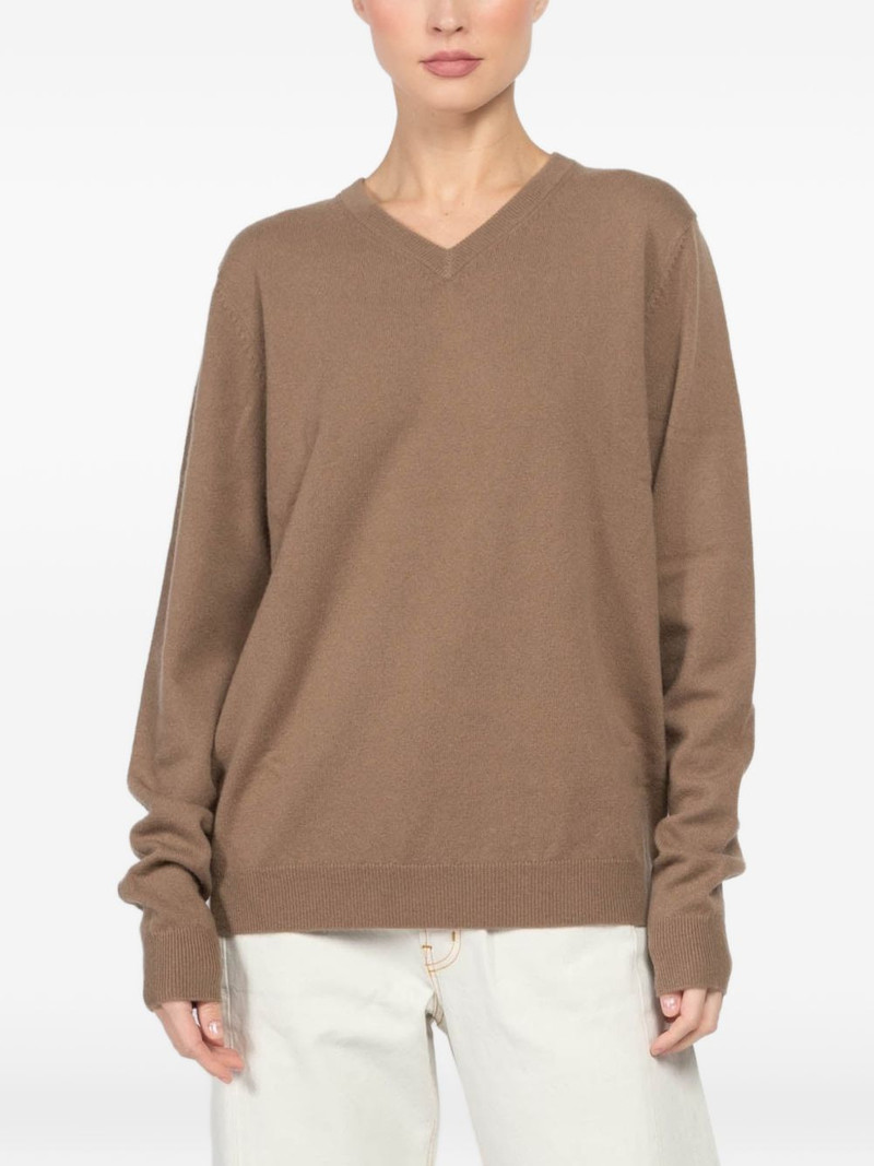V-neck long-sleeve sweater 4