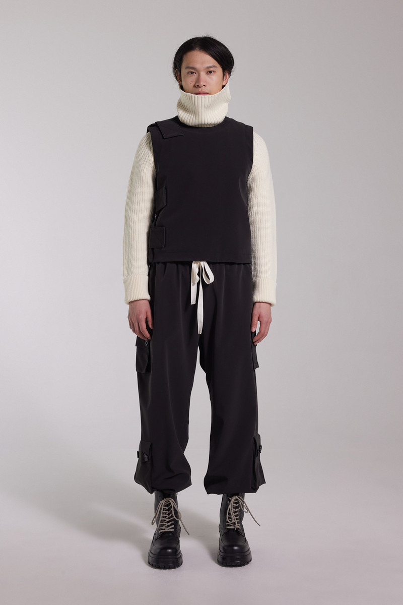 Peace Matte Vest Black 1