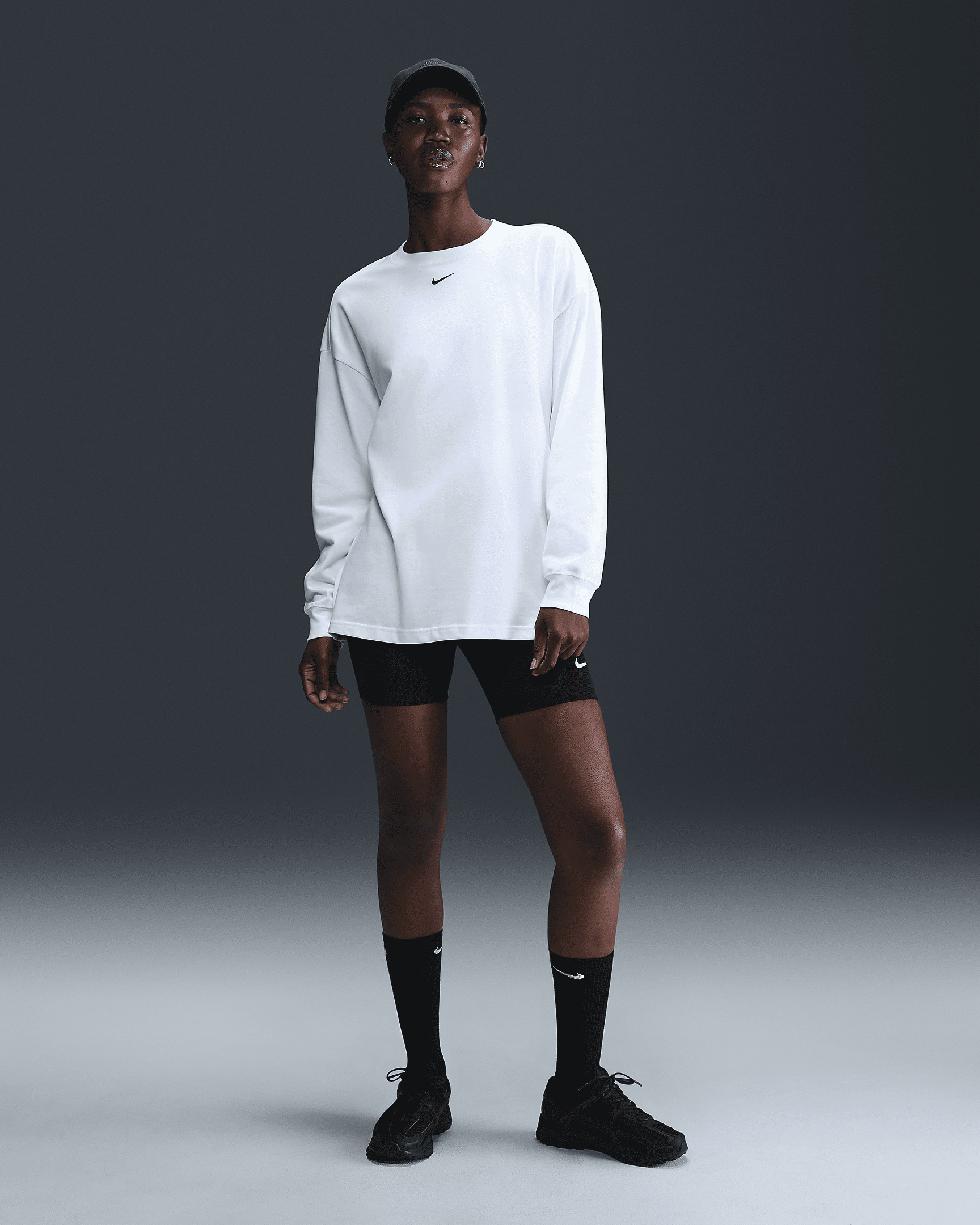 Nike Sportswear Essential Women's Oversized Long-Sleeve T-Shirt - 4
