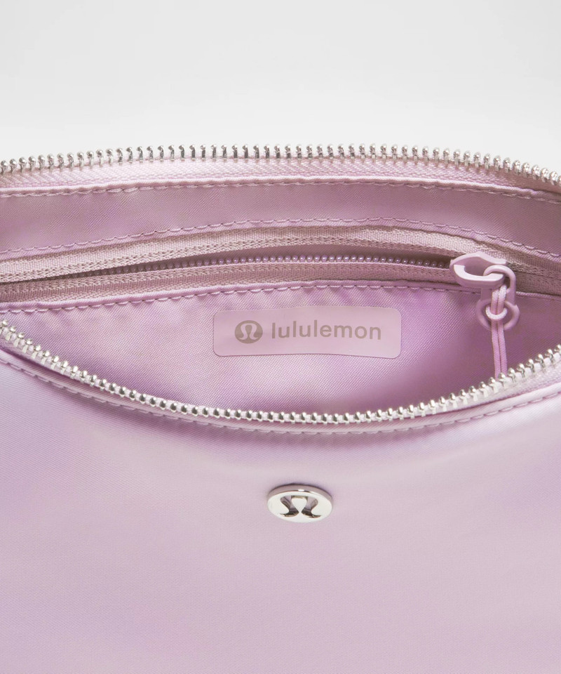 City Essentials Mini Shoulder Bag 1L 4
