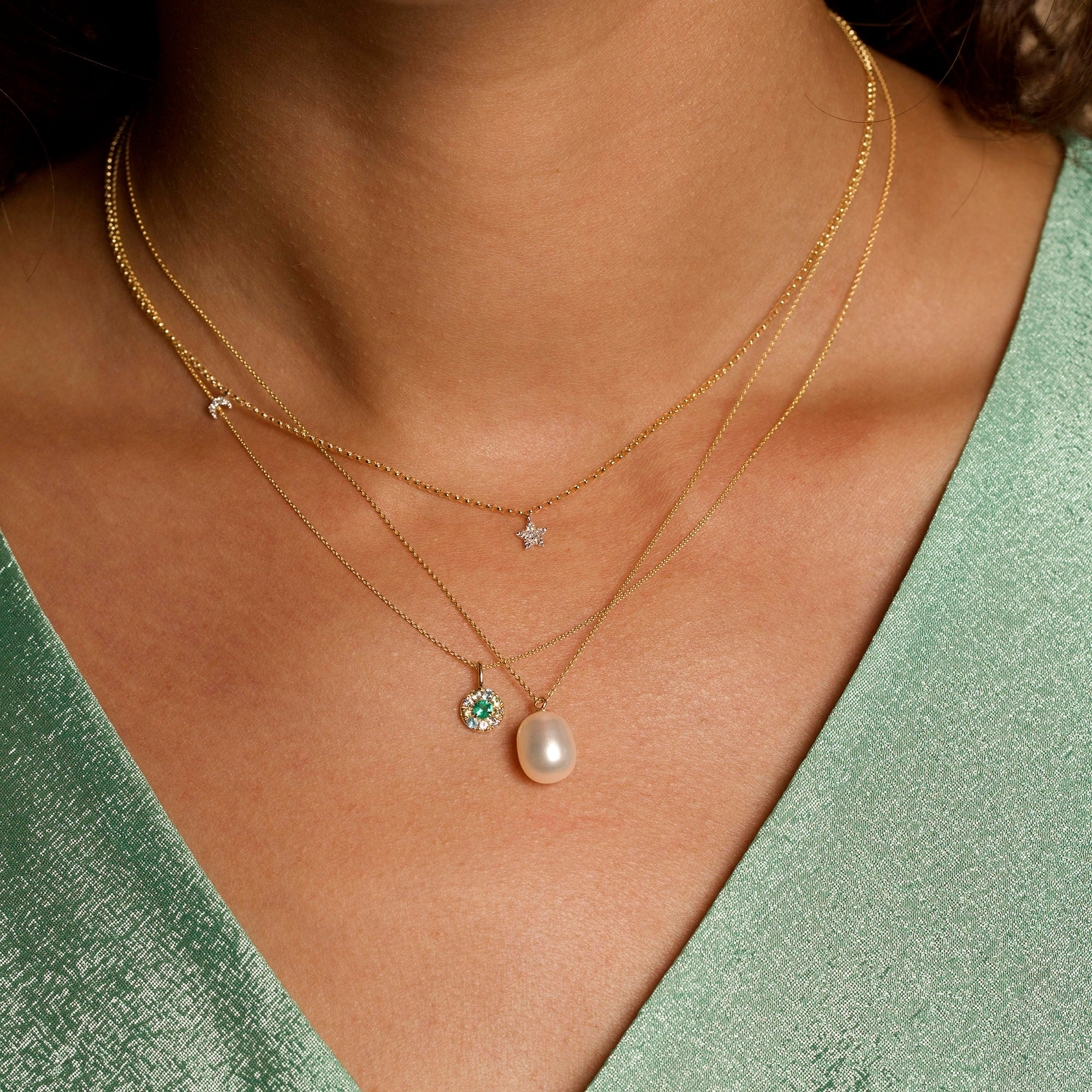 Elliptical Pearl Pendant Necklace - 7