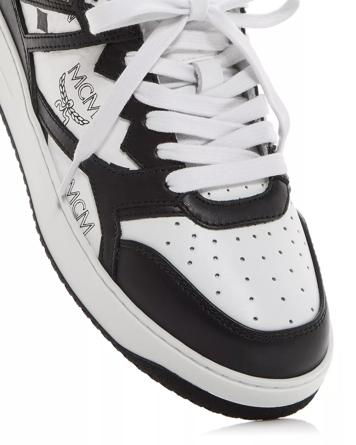 Women's Neo Terrain Visetos Low Top Sneakers - 5