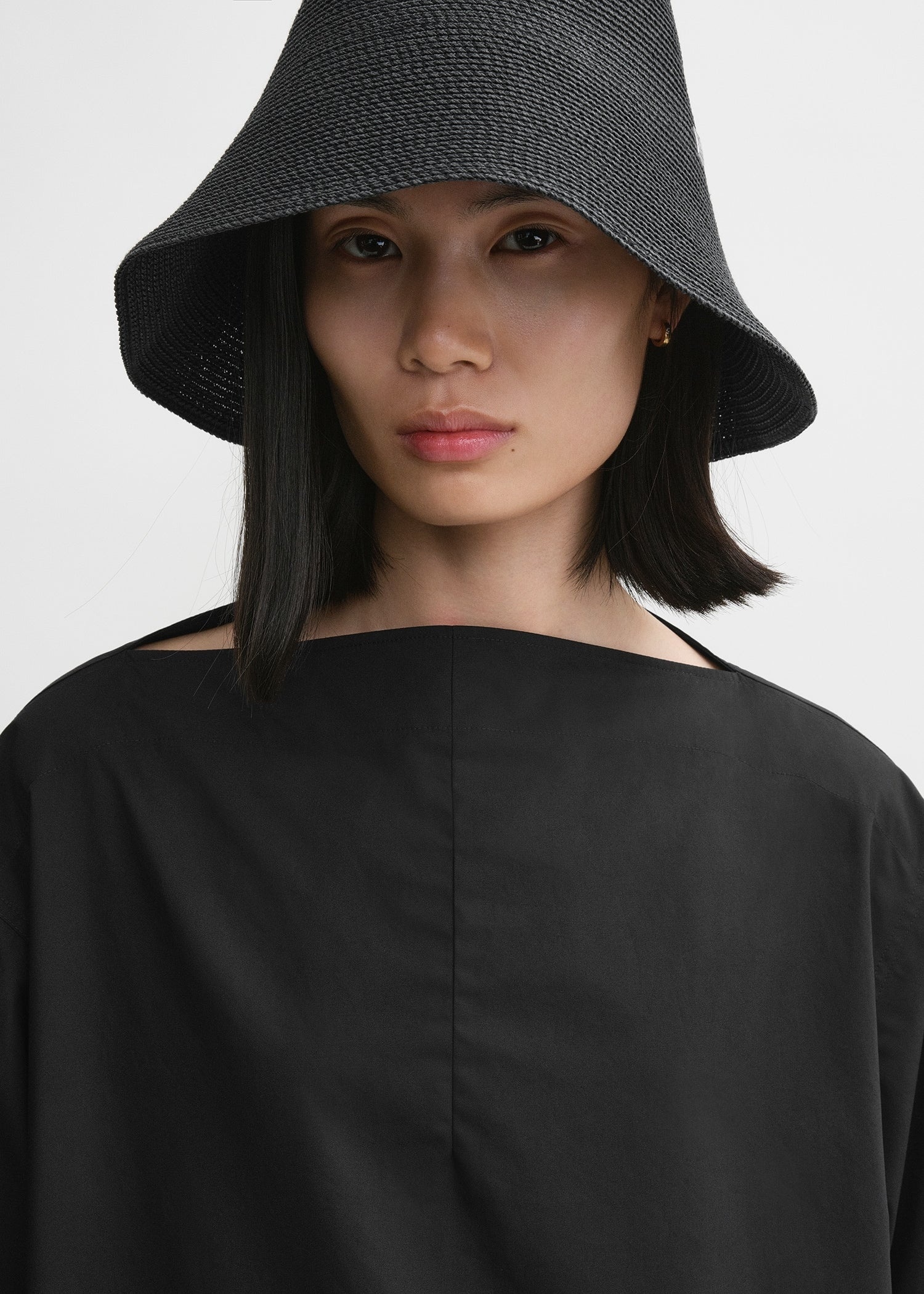 Dart-neck cotton top black - 5
