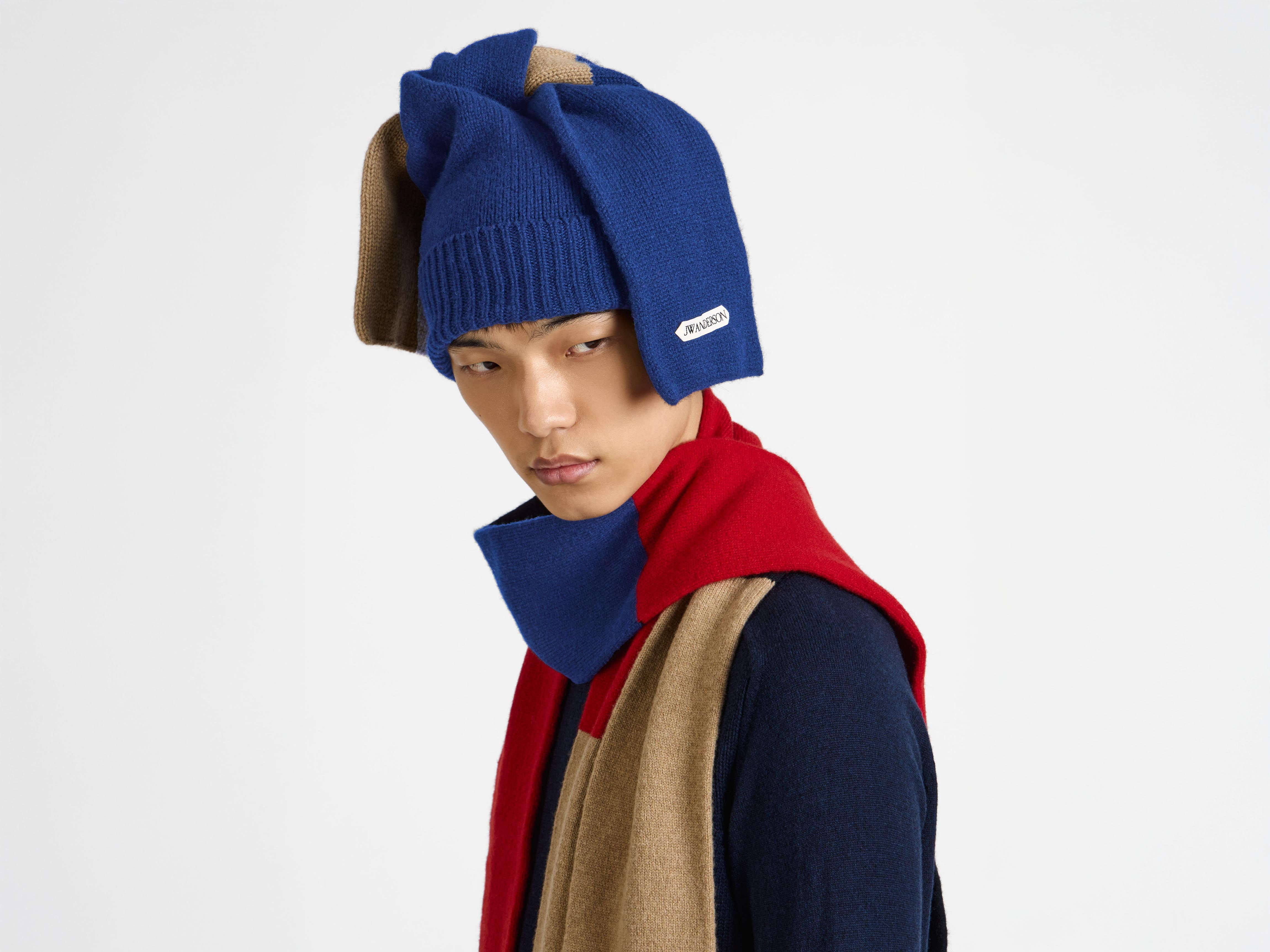 KNOTTED BEANIE HAT IN NAVY - 8