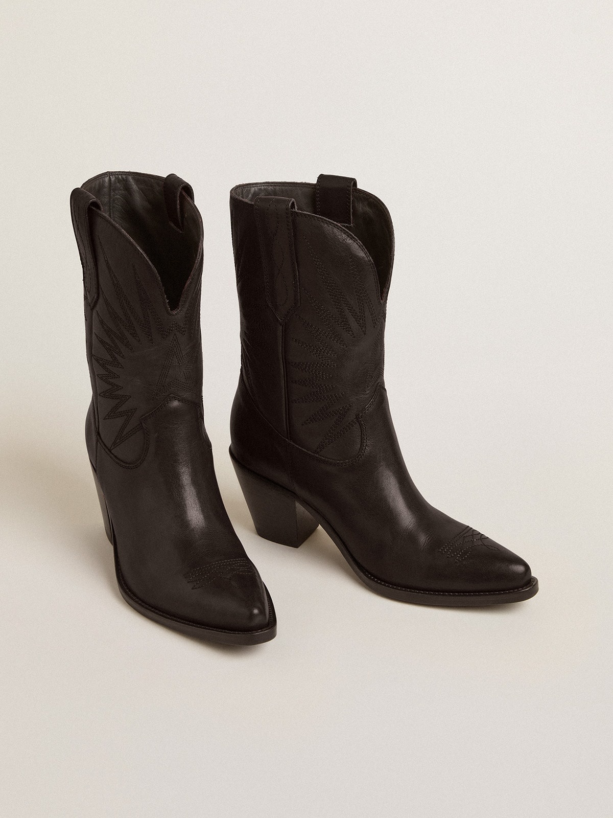 Low Wish Star boots in black leather with tone-on-tone inlay star - 2